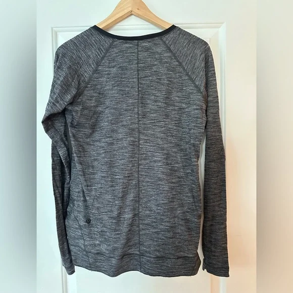Lululemon Layered Long Sleeve Tee,
Heathered Black/Inky Floral Black Ghost/Black - Picture 6 of 7